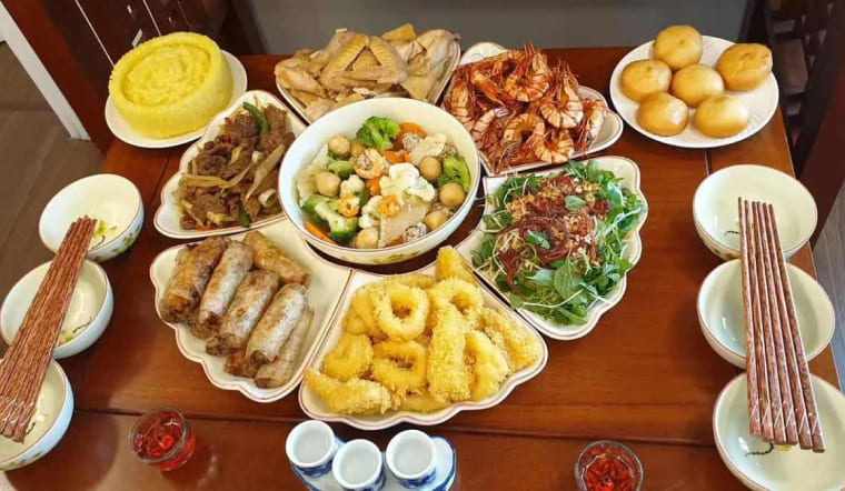 Hướng dẫn chuẩn bị mâm cúng mùng 1 hàng tháng đơn giản