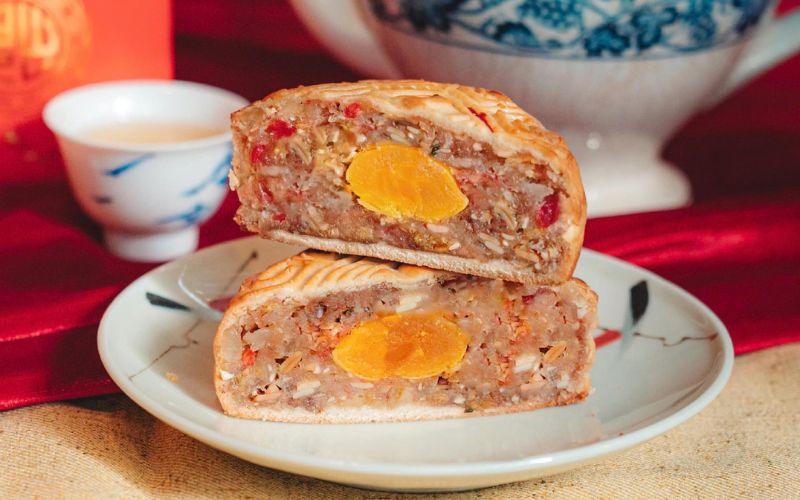 Bánh mặn chỉ dùng khi phù hợp phong tục và giữ sự trang nghiêm