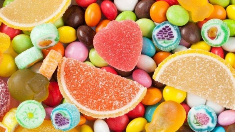 Không cần mua bánh kẹo đắt tiền vì Đức Phật chỉ chứng giám cho lòng thành và sự chỉn chu