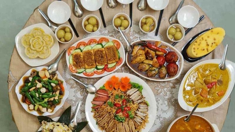 Mâm cúng Tết đóng vai trò là cầu nối tâm linh