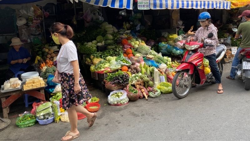 Tranh thủ đi chợ sớm
