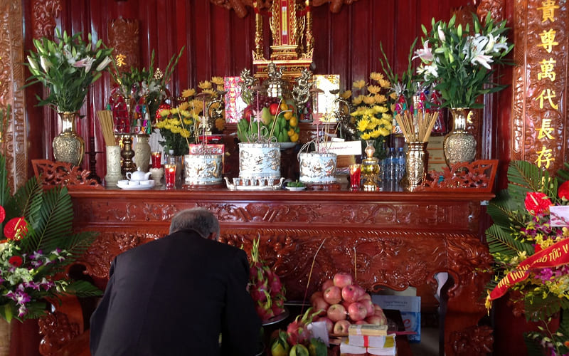 Hướng dẫn đọc văn khấn đúng cách và những điều cần tránh