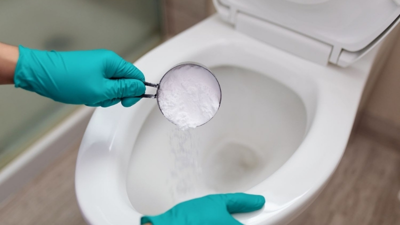 Tẩy trắng bồn cầu