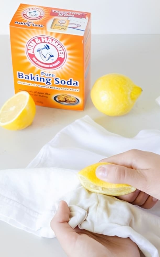 12 Cách tẩy quần áo bị lem màu hiệu quả 100% tại nhà