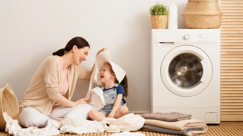 Nước xả vải Downy có hại da không?