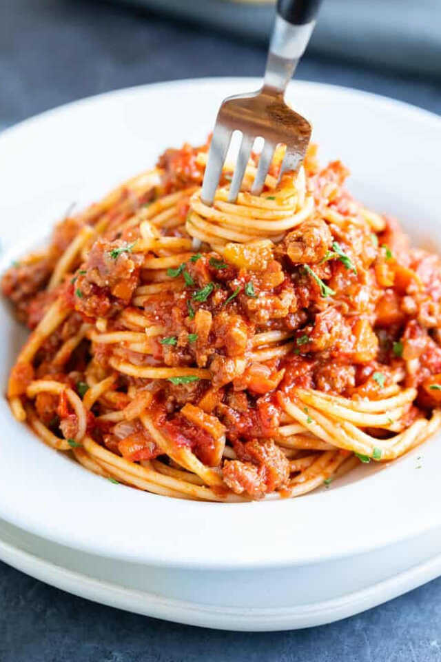 Cách làm mì Ý thịt bằm đơn giản cho bữa ăn dinh dưỡng