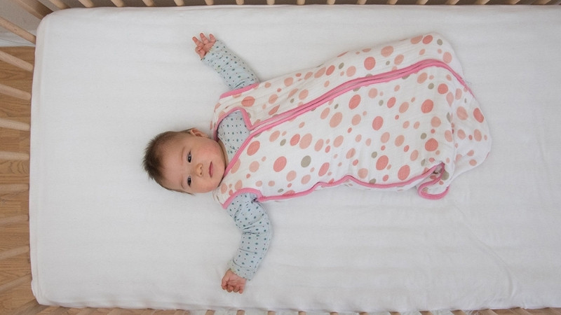 Mặc thêm áo gile mỏng bên ngoài