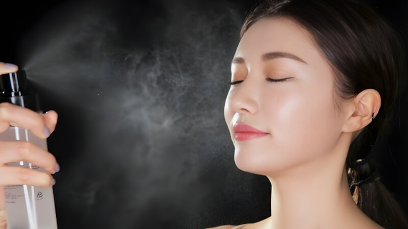 Xịt khoáng để cố định lớp makeup