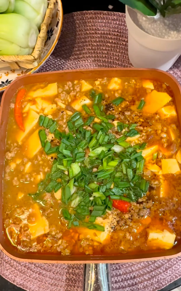 Cách làm đậu hũ non sốt thịt bằm sa tế, cay ngon cực lạ miệng