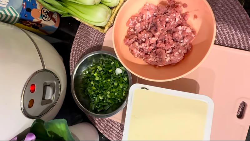 Nguyên liệu làm đậu hũ non sốt thịt bằm