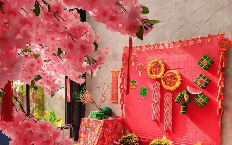 Mẹt tre treo lên bảng tạo không gian truyền thống, gần gũi và sáng tạo