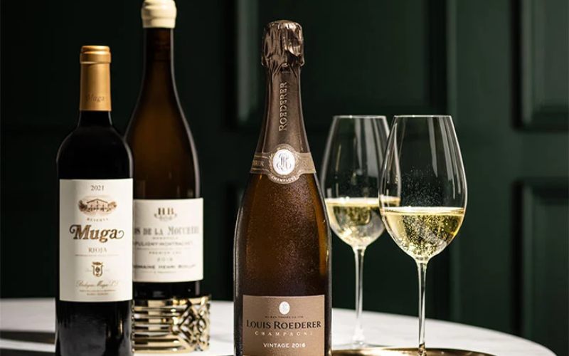 Vang đỏ tròn vị, tượng trưng cho thành công và may mắn dịp Tết