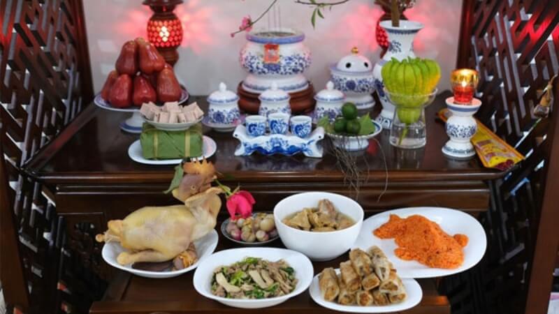 Hình ảnh bánh chưng bánh tét trang trí bàn thờ 4