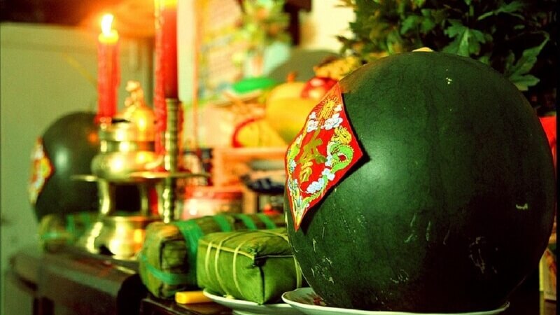 Hình ảnh bánh chưng bánh tét trang trí bàn thờ 2