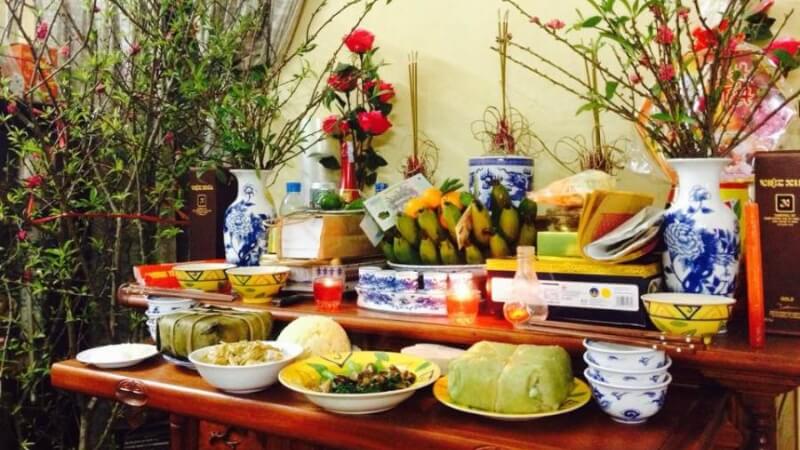 Hình ảnh bánh chưng bánh tét trang trí bàn thờ 3