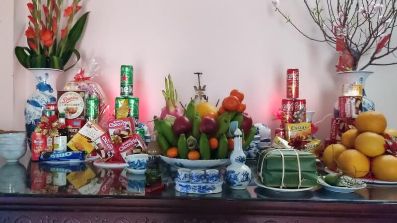 Hình ảnh bánh chưng bánh tét trang trí bàn thờ 1