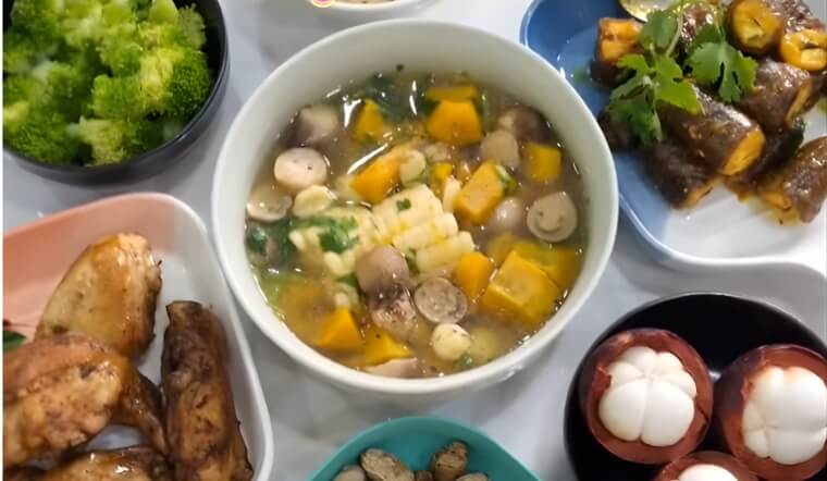 Cách nấu canh bí đỏ hạt sen ngọt thanh, bổ dưỡng cho cả nhà