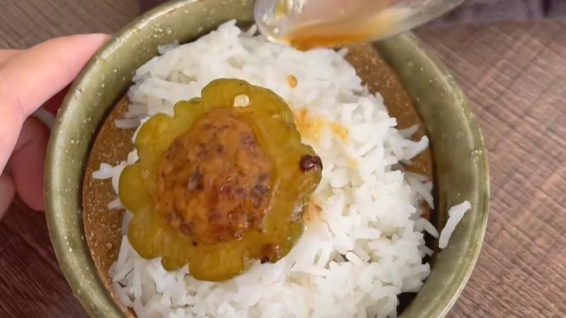 Thưởng thức khổ qua kho chay