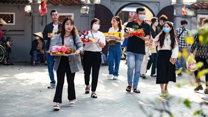 Bạn phải ăn mặc lịch sự, kín đáo