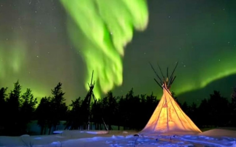 Yellowknife nổi bật với bầu trời tối và ít ô nhiễm ánh sáng