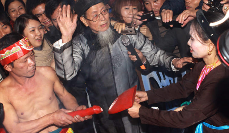 Lễ hội Linh tinh tình phộc 2026 - Sự thật về "Lễ Mật" và Kinh nghiệm đi hội