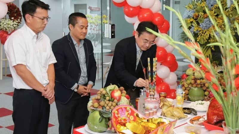 Người đọc văn khấn tại cơ quan là ai? Người đọc văn khấn tại cơ quan là ai?