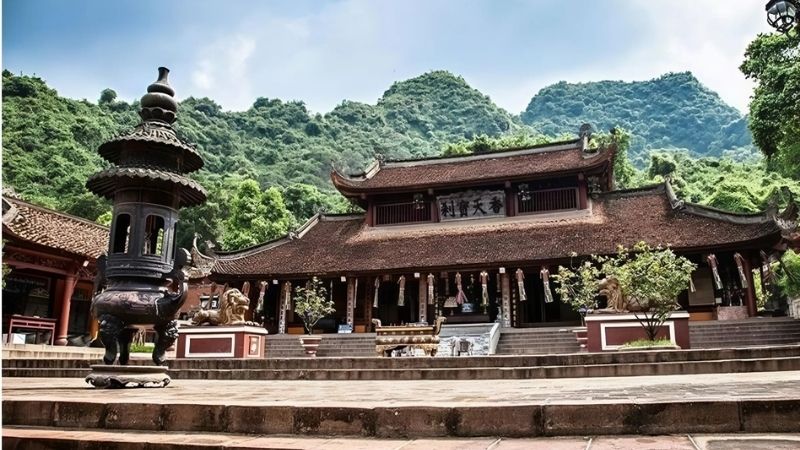 Chùa Hương linh thiêng