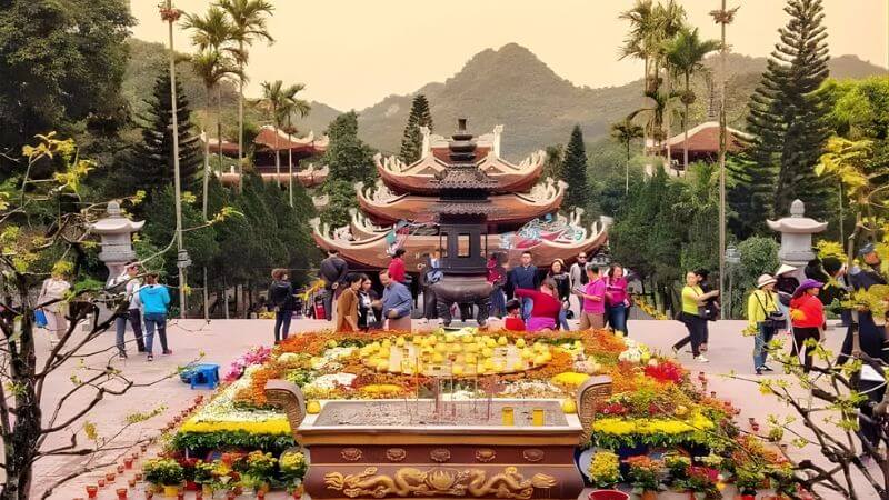 Cập nhật bảng giá vé Chùa Hương mới nhất tháng 01/2026Cập nhật bảng giá vé Chùa Hương mới nhất tháng 01/2026