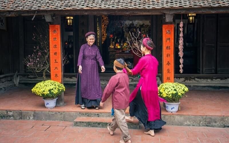 Người xông đất đầu năm được cho là ảnh hưởng trực tiếp đến vận khí gia đình