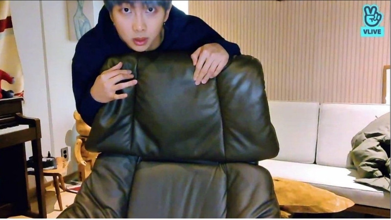 Cạnh người nổi tiếng