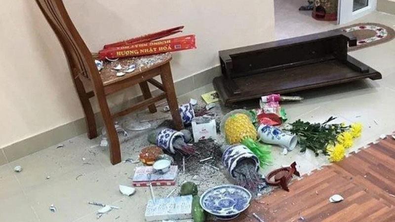 Tránh làm vỡ đồ thờ cúng