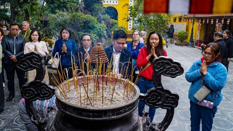 Rằm tháng Giêng năm 2026 rơi vào Thứ Ba, ngày 03 tháng 03 Dương lịch