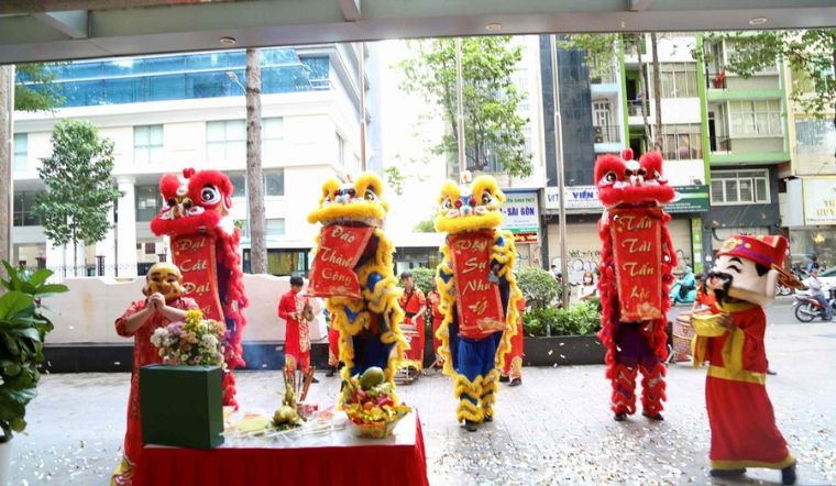 Mở hàng mùng 6 Tết - Cẩm nang Giờ đẹp & Văn khấn