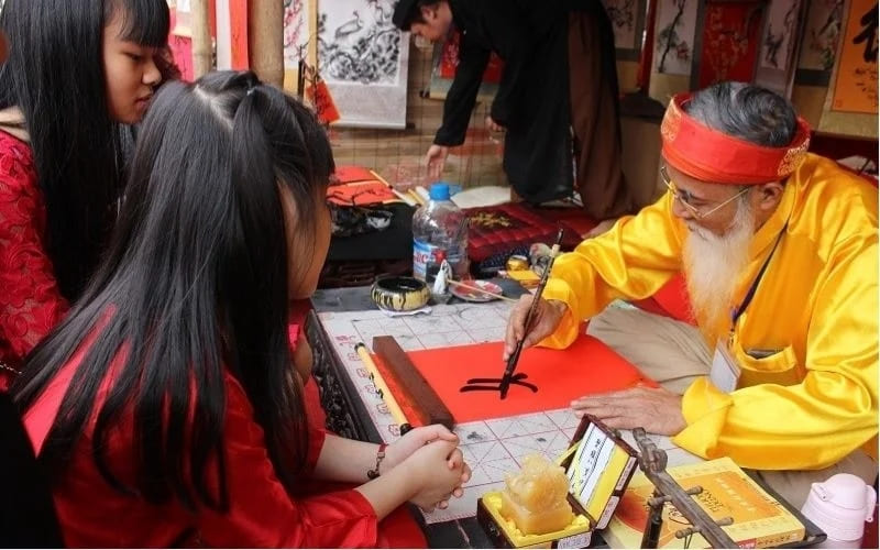 Ngày Mùng 2 Tết mang năng lượng tích cực mở đầu năm.