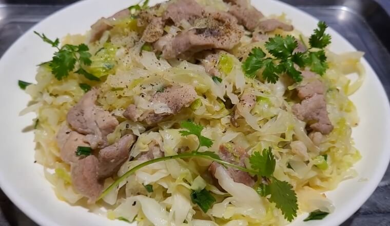 Cách làm bắp cải xào thịt heo giòn ngọt, đậm đà đưa cơm