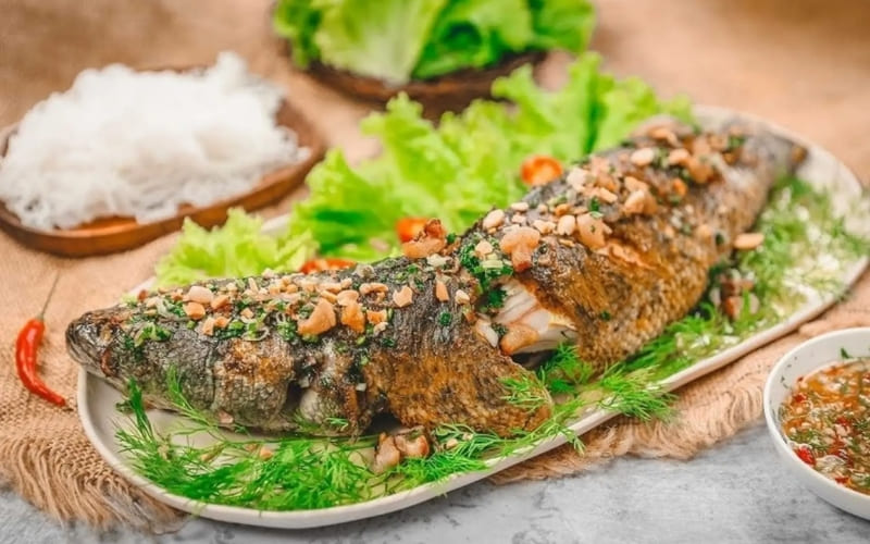 Đuôi và vây giữ nguyên mang may mắn.