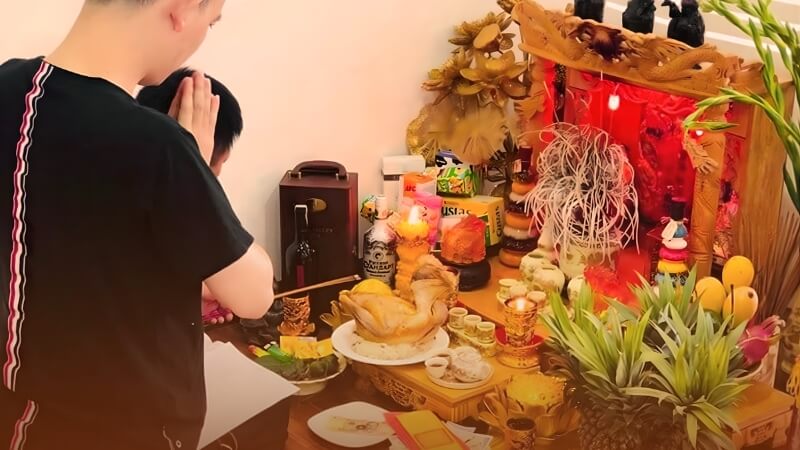 Thắp hương xin phép (Cáo thần)