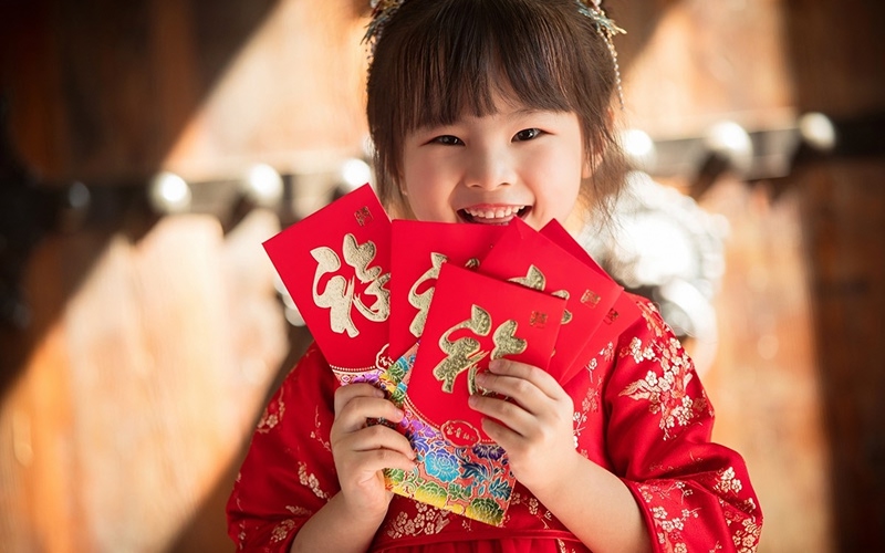 Không dán kín nắp bao lì xì