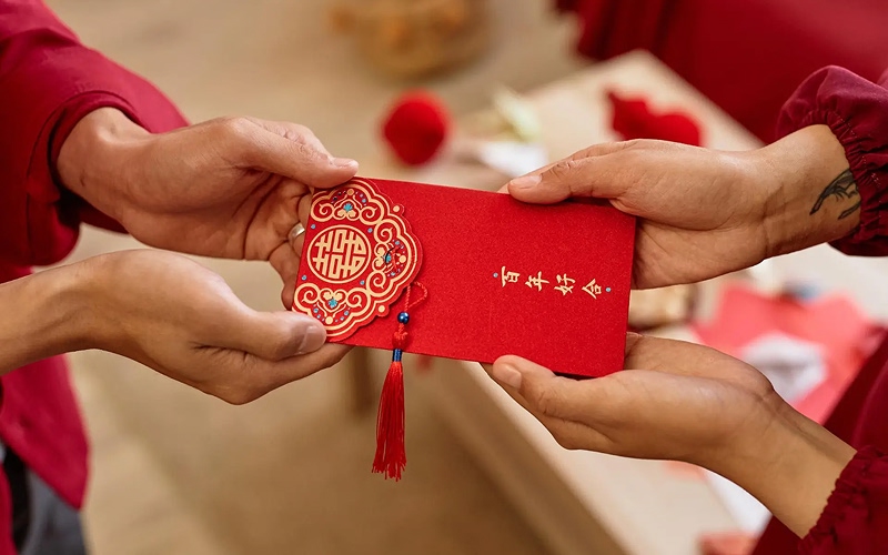 Nguồn gốc của tục lệ lì xì ngày Tết