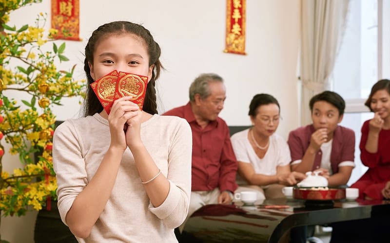 Không mở bao lì xì ngay trước mặt người tặng