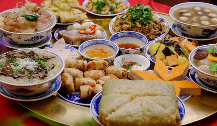 Đầu năm ăn gì cho may mắn? Top 12 món rước lộc Bính Ngọ 2026