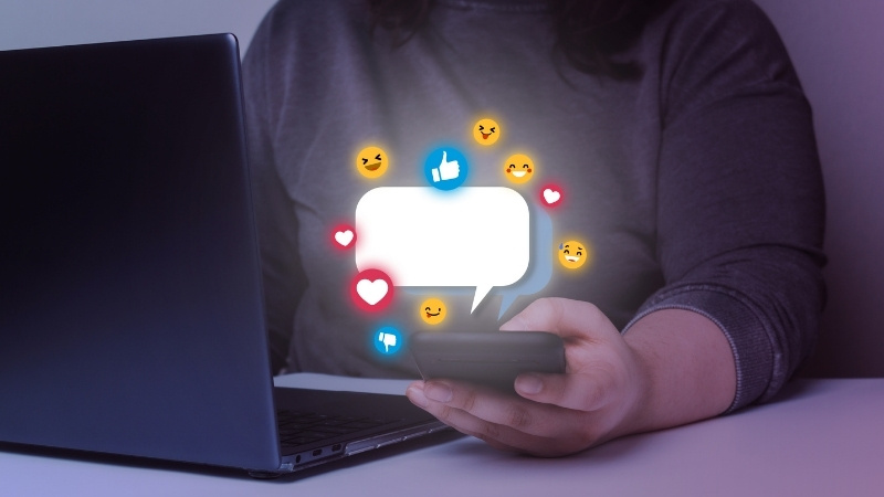 Rep story để bắt chuyện