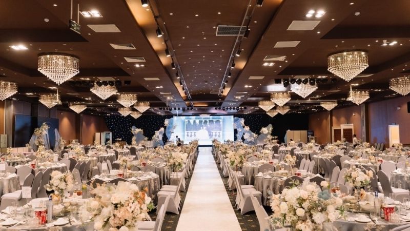 Khảo sát địa điểm thực tế giúp bạn đảm bảo không gian và dịch vụ phù hợp