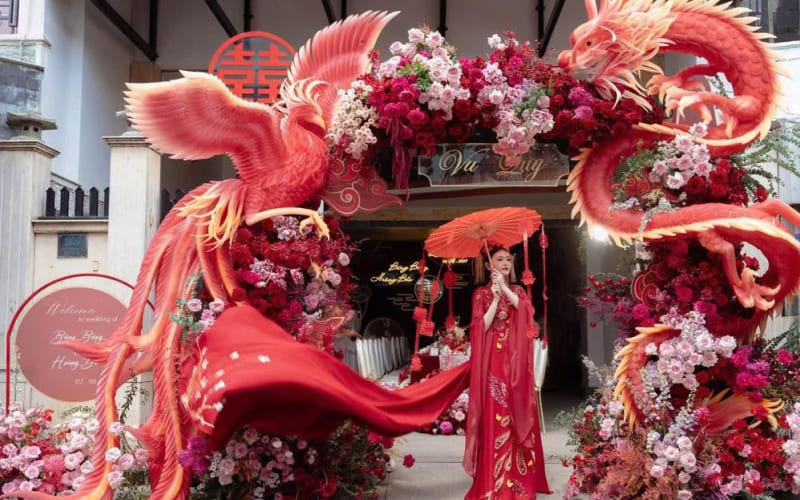 Cổng cưới rồng phụng đỏ nổi bật