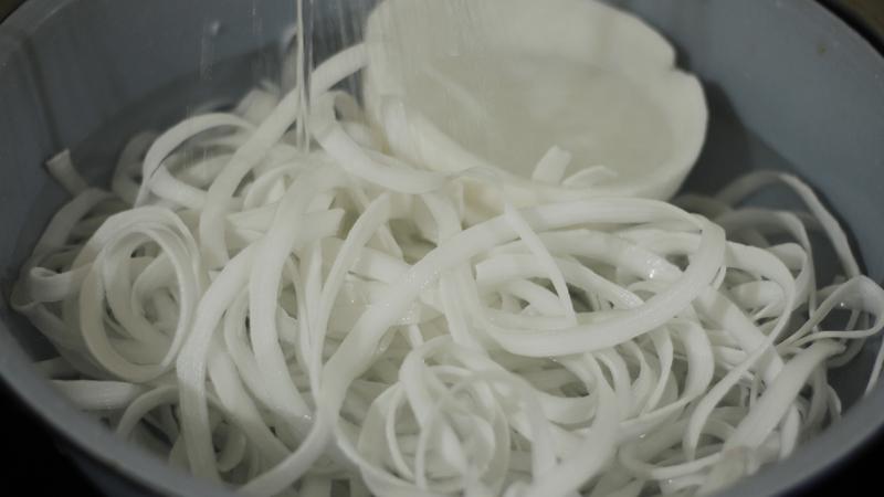 Ngâm rửa kỹ nguyên liệu