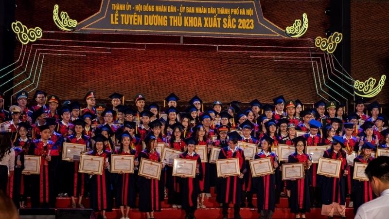 Lễ tuyên dương là hình thức Đăng khoa hiện đại, vinh danh sự khổ luyện và trí tuệ