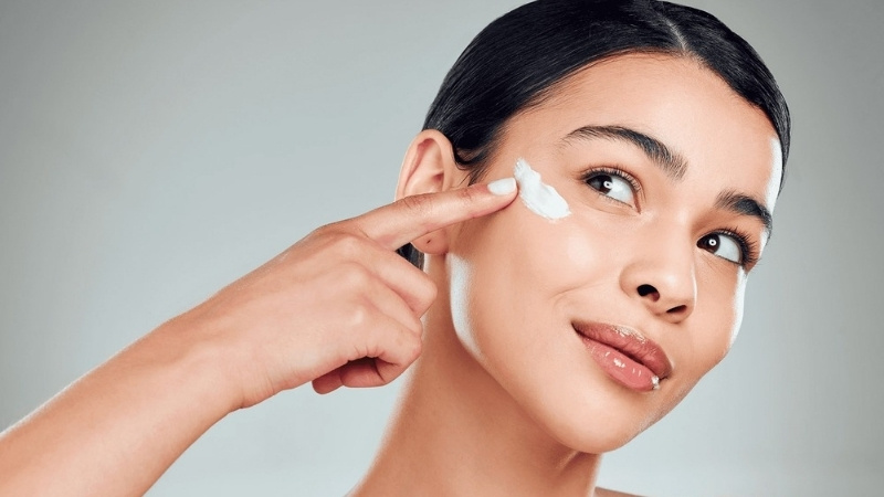 Thoa kem chống nắng