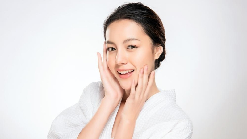 Routine dưỡng trắng không làm mỏng da