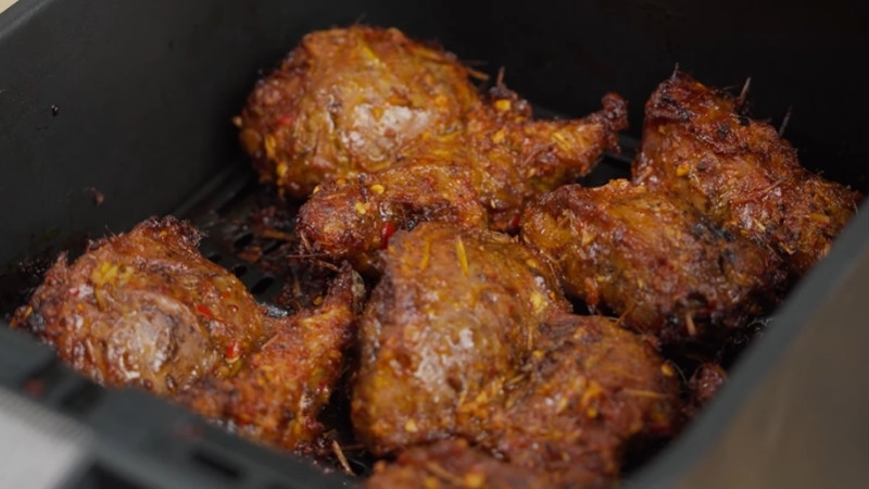 Nướng thịt bằng nồi chiên không dầu