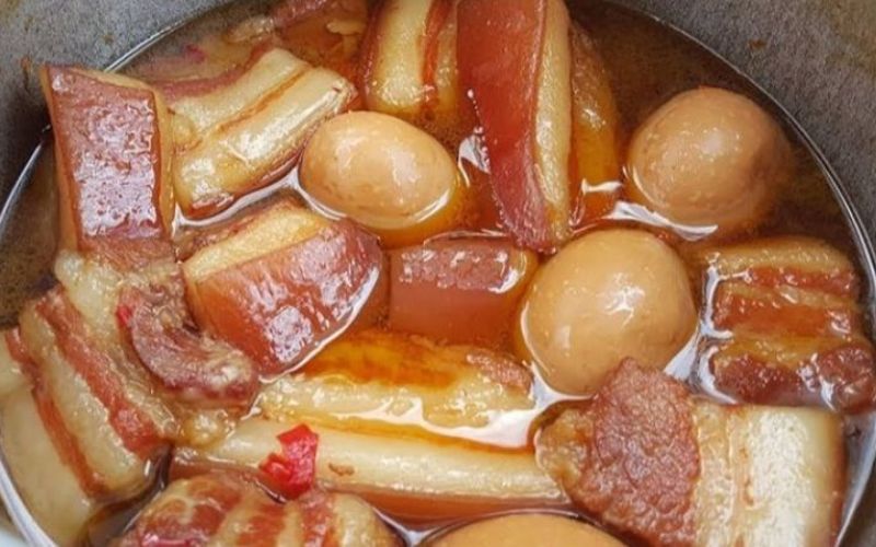 Nước dừa, dứa hoặc me giúp thịt mềm tự nhiên